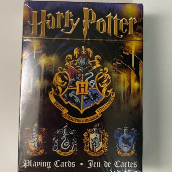 Harry Potter Hogwarts House Themed Illustrated Playing Cards NEW - Picture 5 of 6